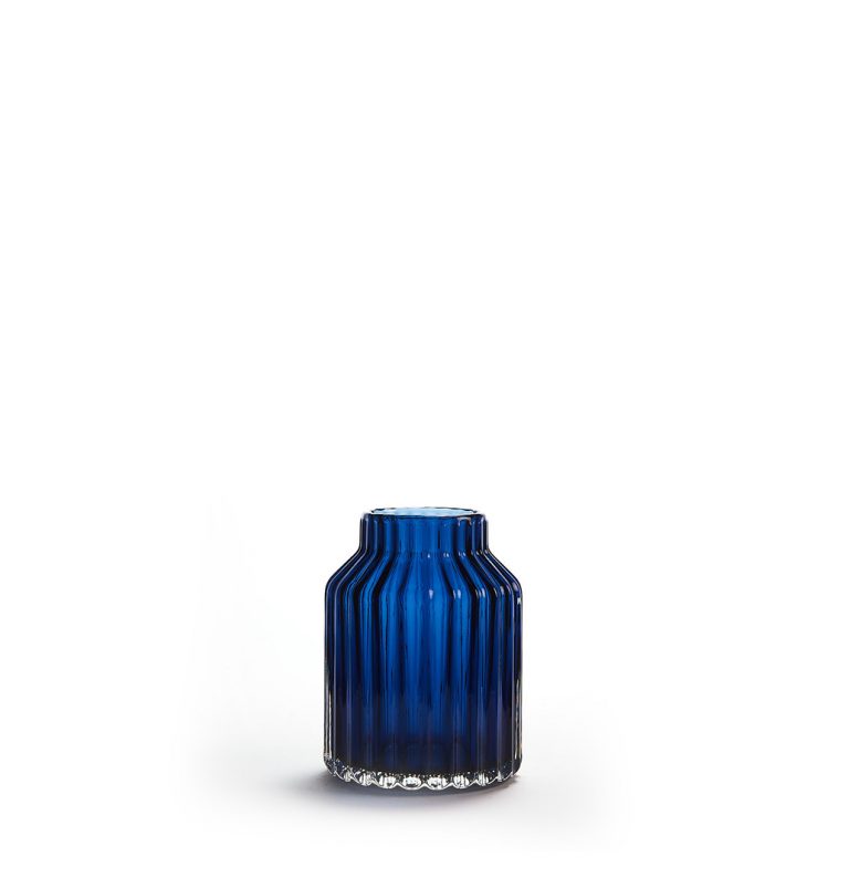 Productshot of Ju Celia vase in dark blue